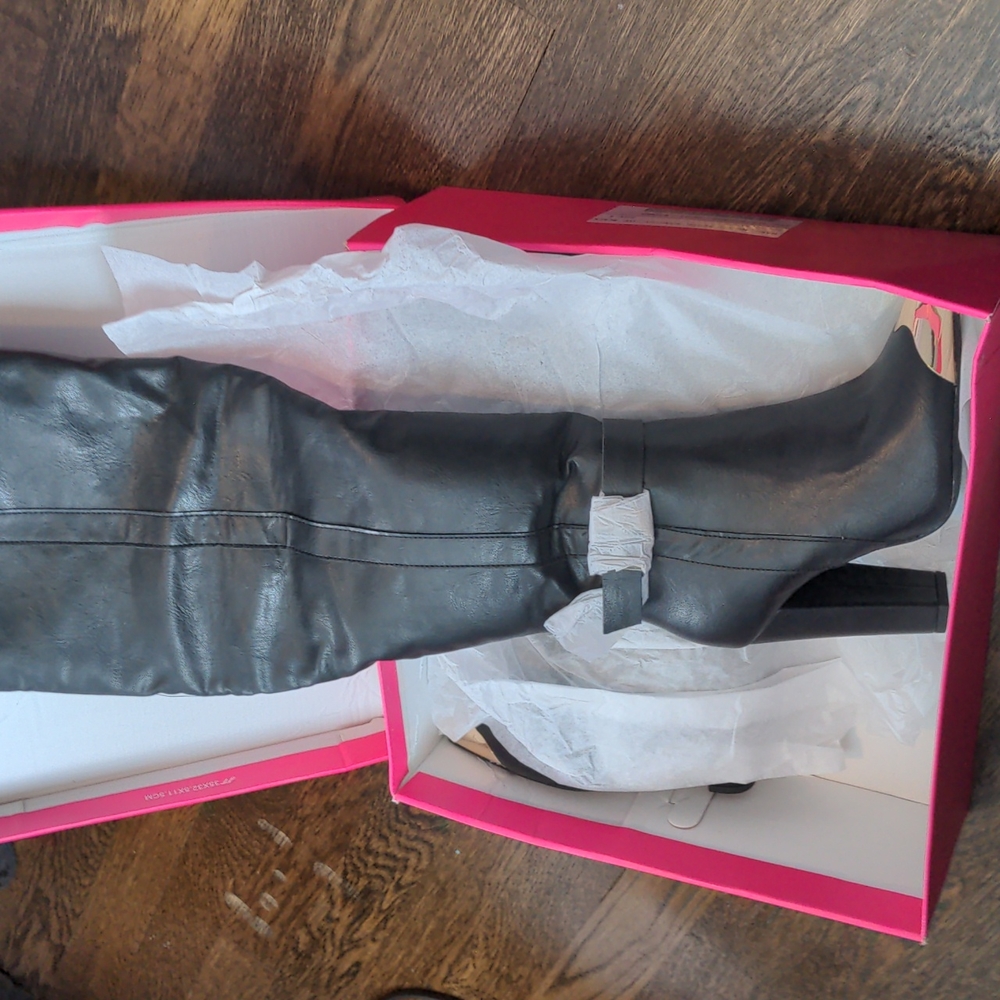 Knee high boot